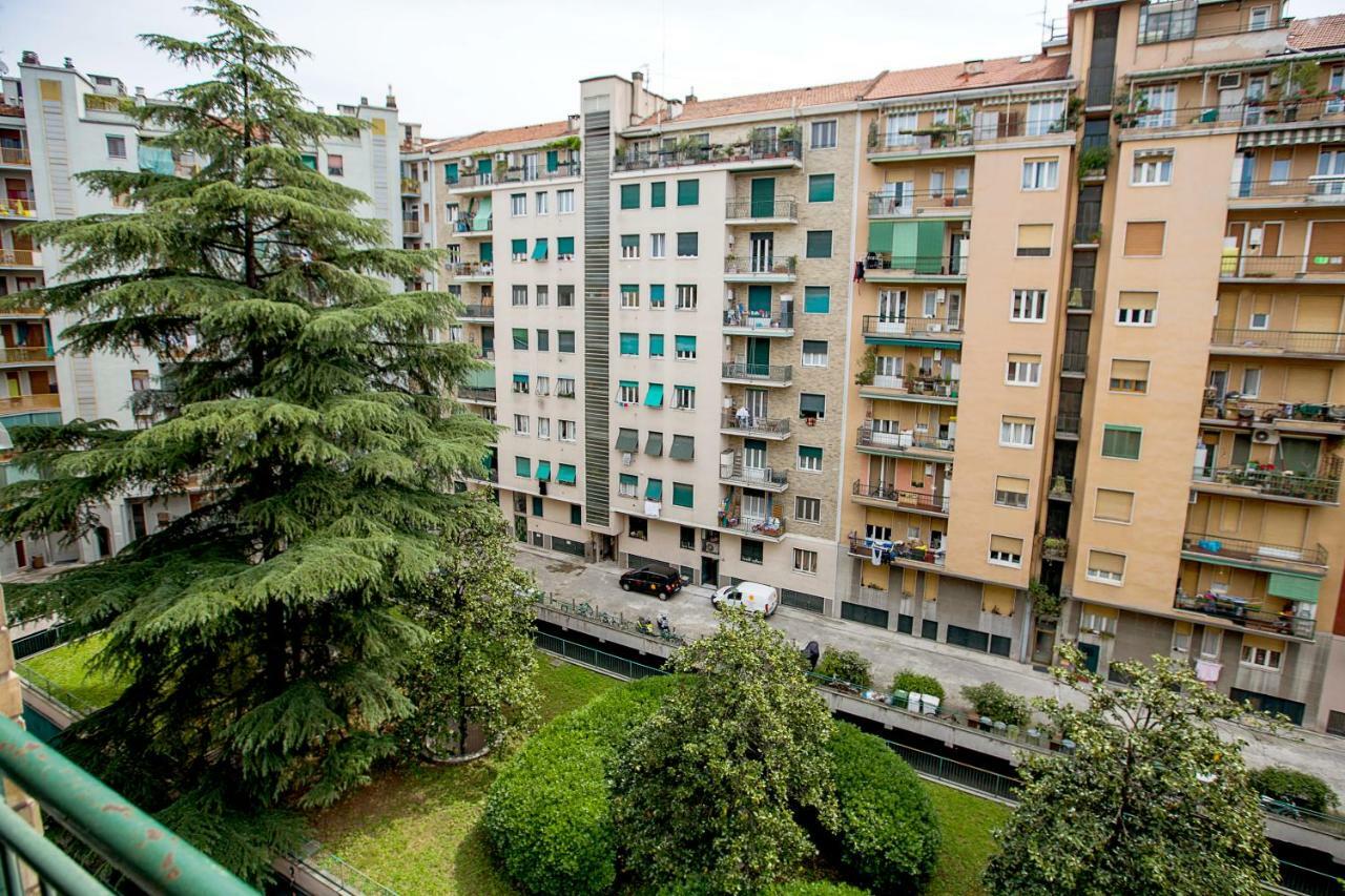 Lorenteggio Studio Apt Milan Luaran gambar
