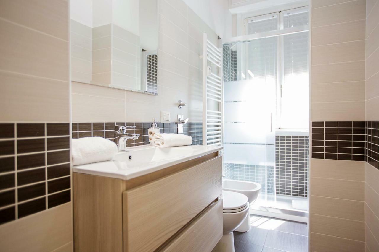 Lorenteggio Studio Apt Milan Luaran gambar