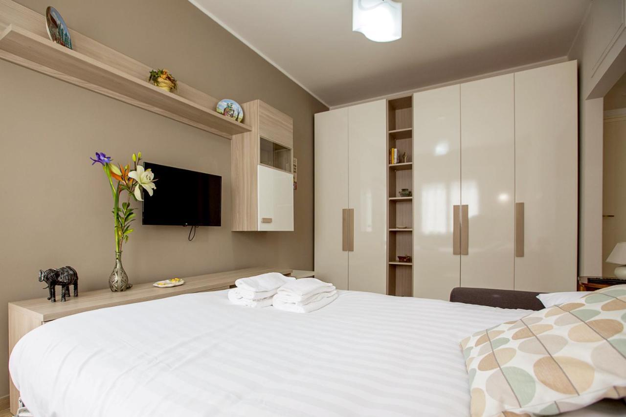 Lorenteggio Studio Apt Milan Luaran gambar